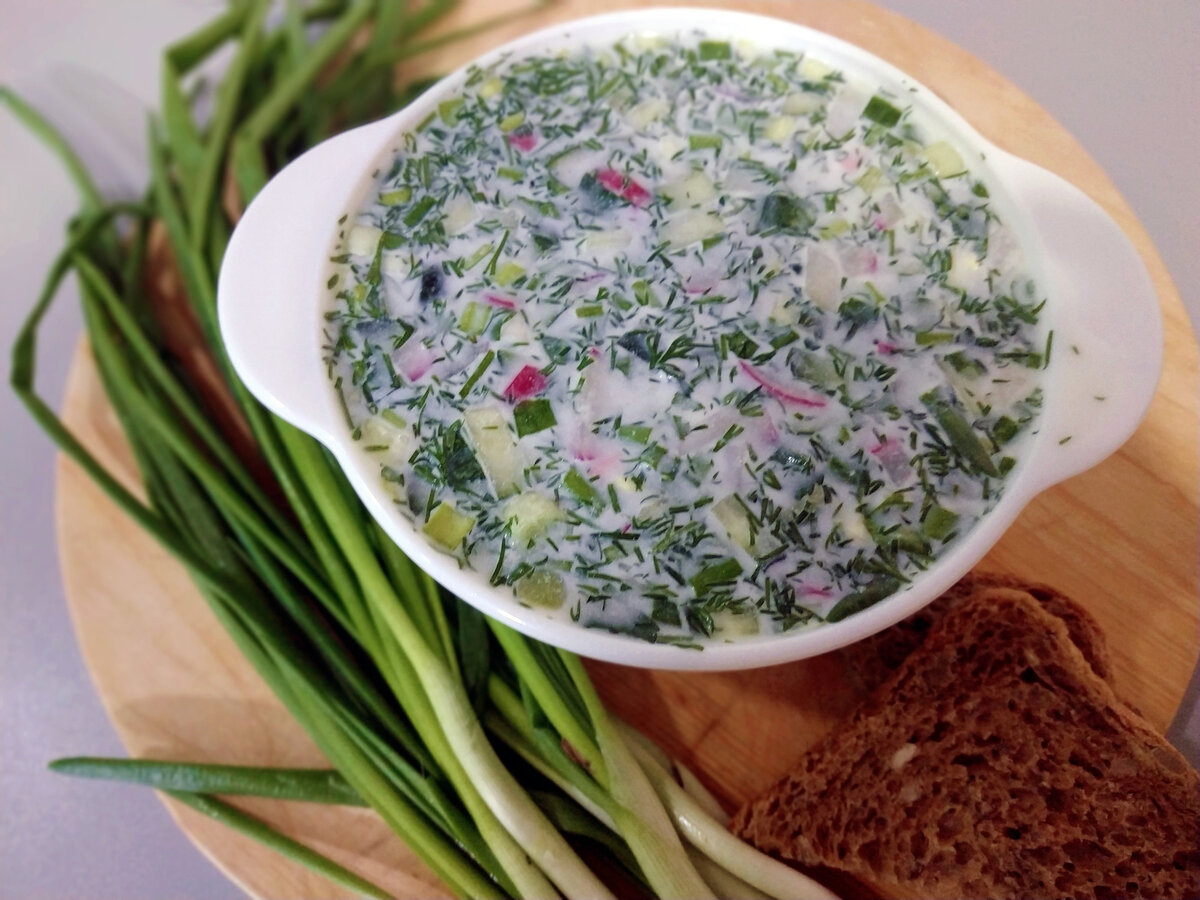 Моя окрошка получается вкусней, чем у свекрови, так говорит мой муж. Все дело в ее заправке, рассказываю как ее делаю