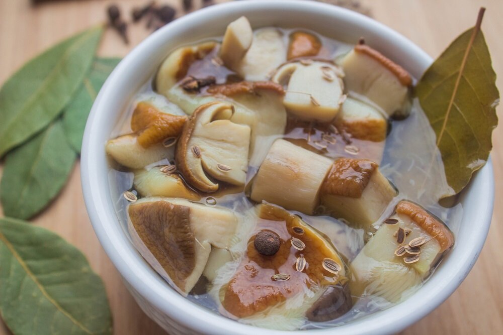 Маринованные грибы во вкуснейшем маринаде по дедовскому рецепту