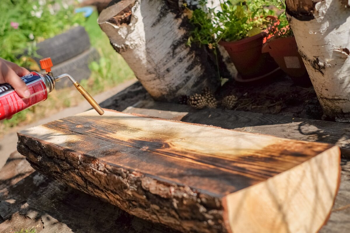 Обработка дерева активированным углем или сажей из печки + еще 3 способа декорирования древесины