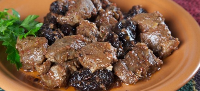 Мясо с черносливом — оригинальные рецепты вкусного горячего блюда
