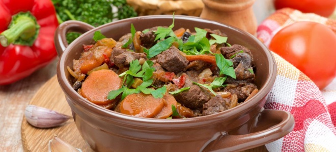 Мясо с черносливом — оригинальные рецепты вкусного горячего блюда